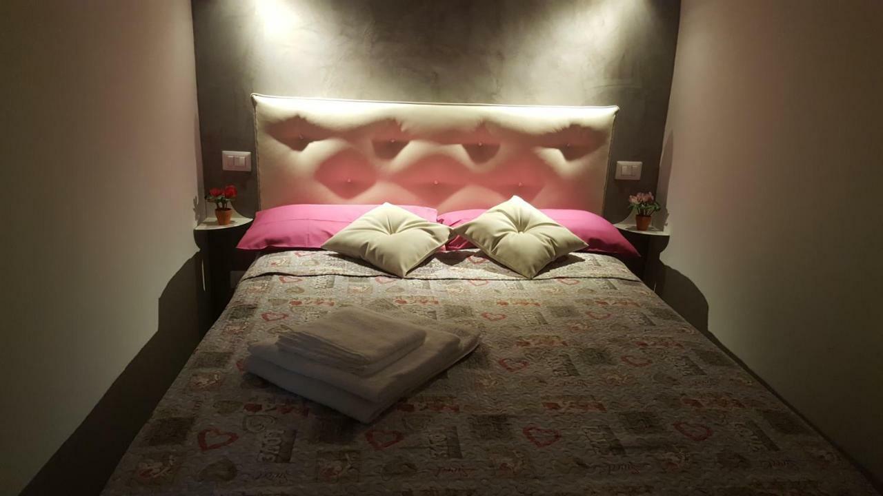 Charmig Santa Croce Apartamento Florencia